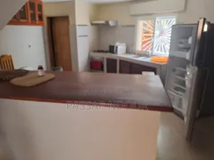 Location De Villa en Résidence Privée À Saly