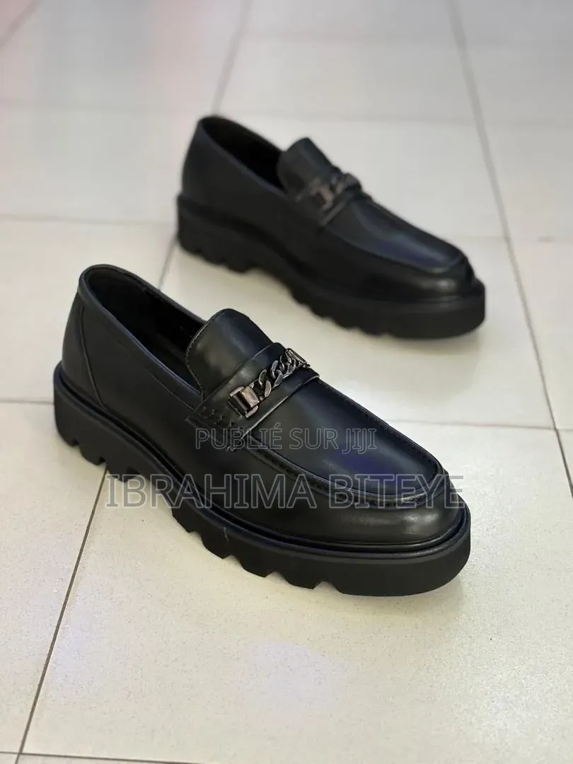 Chaussures Classiques Homme Élégantes. Mocassins Luxe Noir Premium