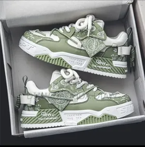 Des Chaussures De Dernière Tendance Pour Hommes Et Femmes