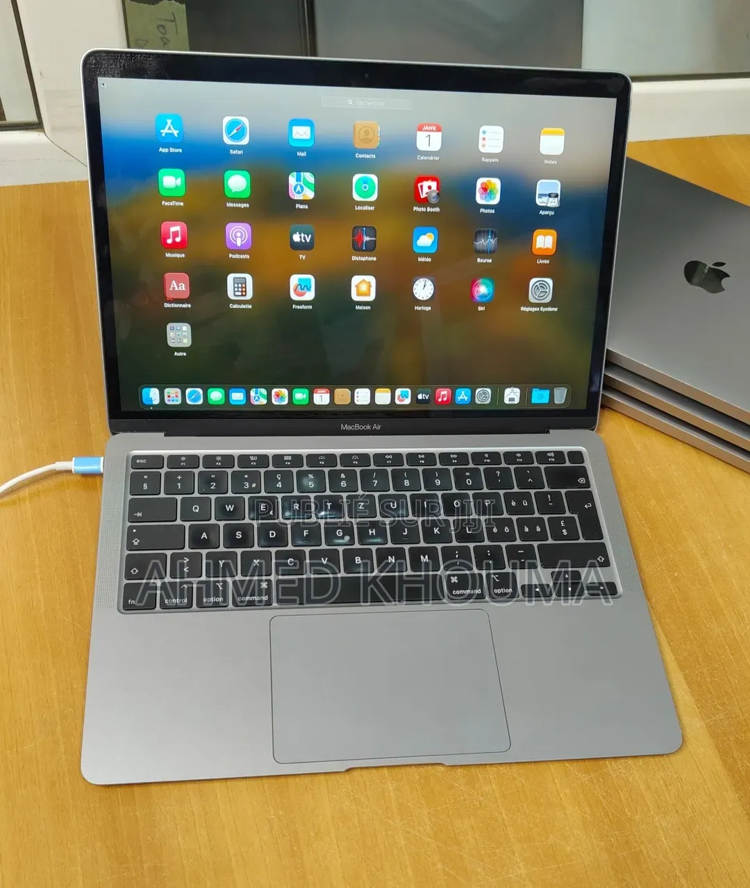 Nouveau Apple MacBook Pro 2020 8GB Intel Core i5 SSD 256GB