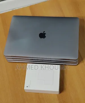 Nouveau Apple MacBook Pro 2020 8GB Intel Core i5 SSD 256GB