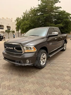 Dodge RAM 2016 Gris