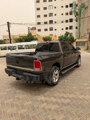 Dodge RAM 2016 Gris