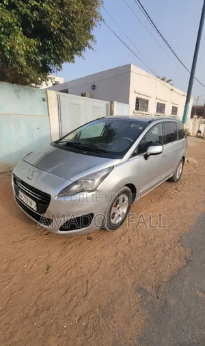 Peugeot 5008 2016 Gris
