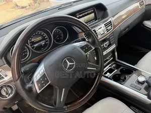 Mercedes-Benz E200 2014 Gris