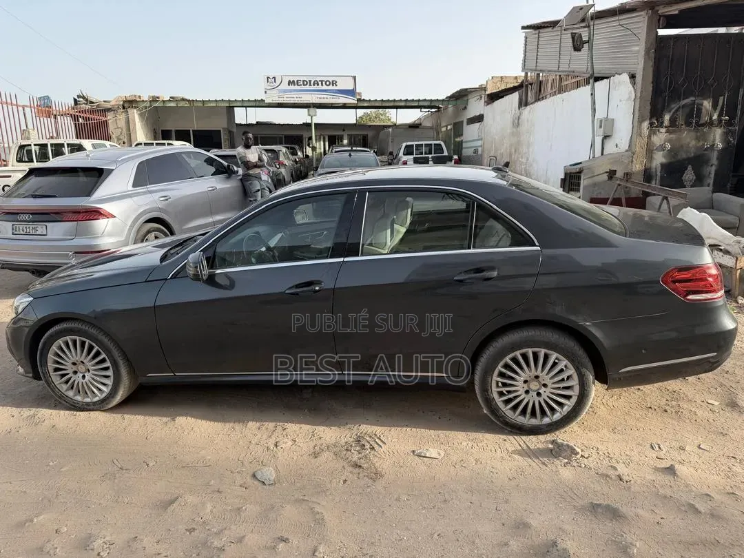 Mercedes-Benz E200 2014 Gris