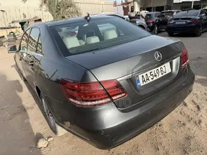 Mercedes-Benz E200 2014 Gris