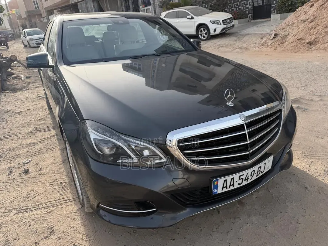 Mercedes-Benz E200 2014 Gris