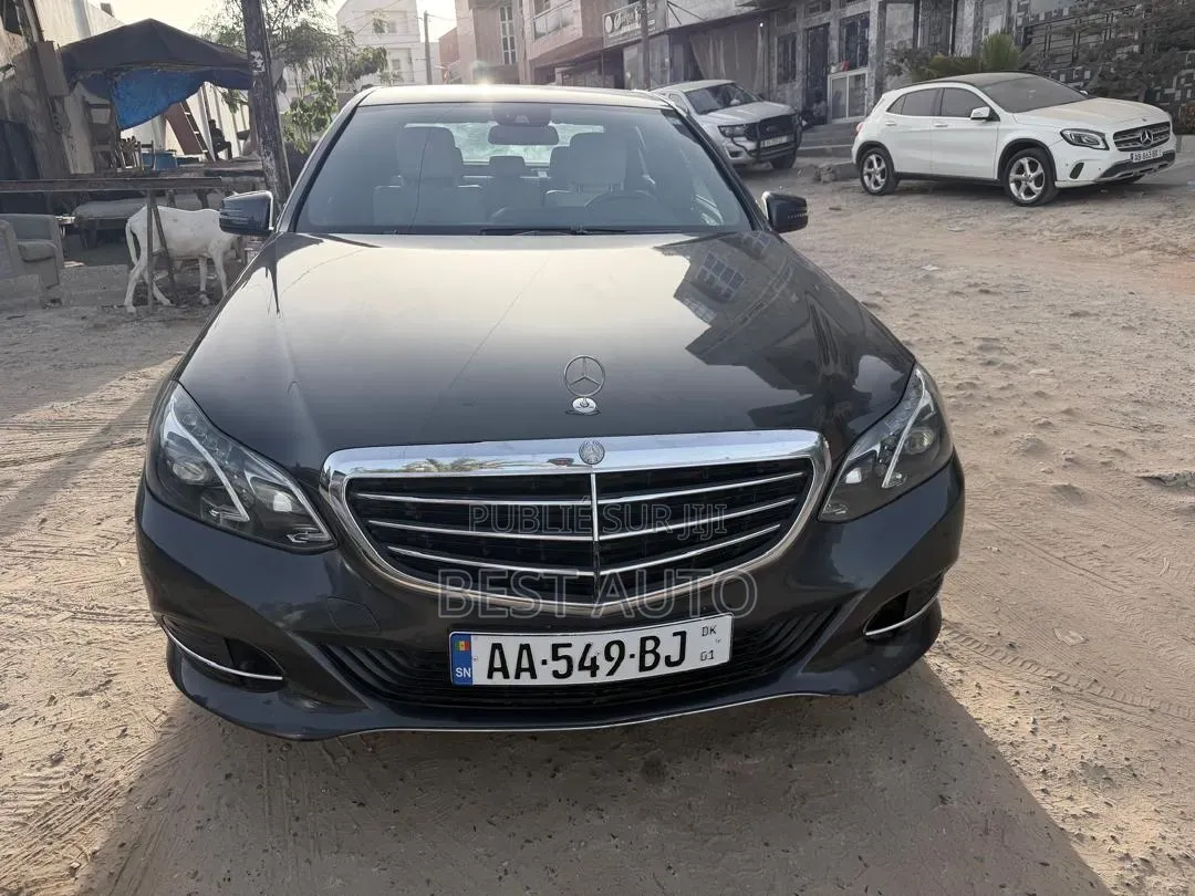 Mercedes-Benz E200 2014 Gris