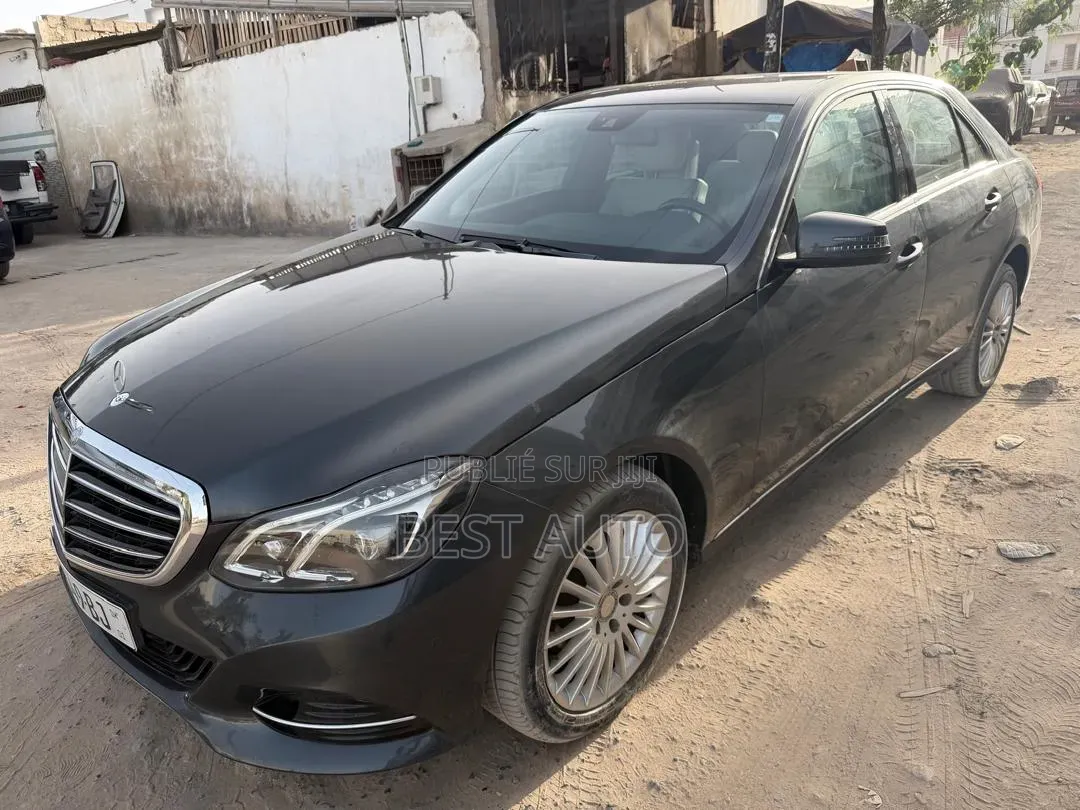 Mercedes-Benz E200 2014 Gris