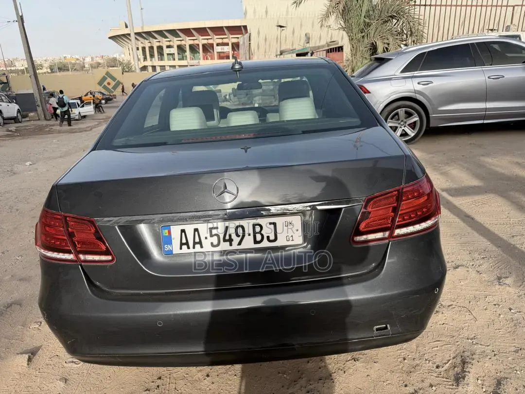 Mercedes-Benz E200 2014 Gris