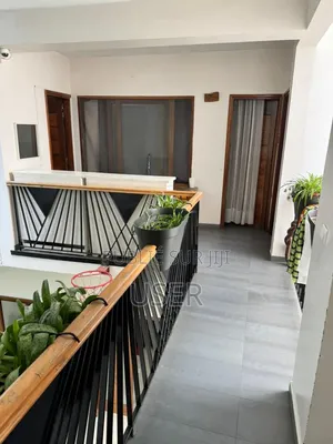 5chbre Villa dans Villa R+2, Mermoz Sacré-Cœur à Vendre