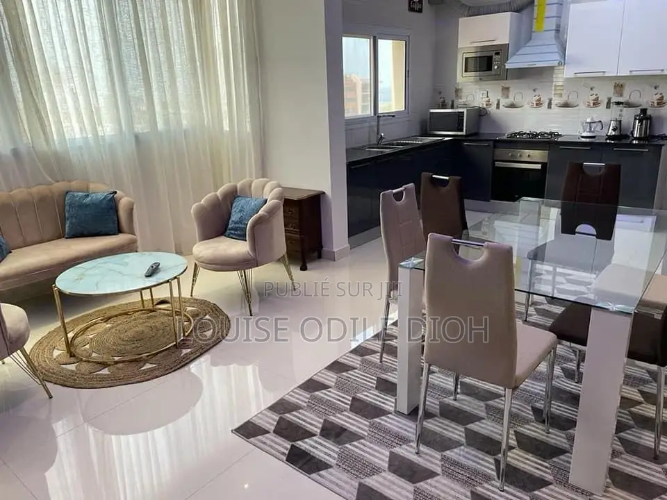Meublé 4chbre Appartement dans Solyx Conciergerie, Almadies à Louer