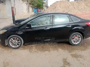 Ford Focus 2012 Noir