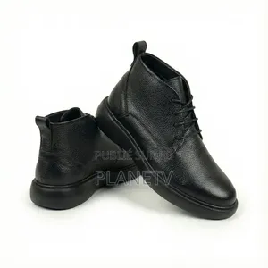 Tesla Noir Cuir 100% Disponible