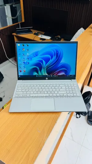 Ordinateur portable HP 15 16GB Intel Core i5 SSD 256GB