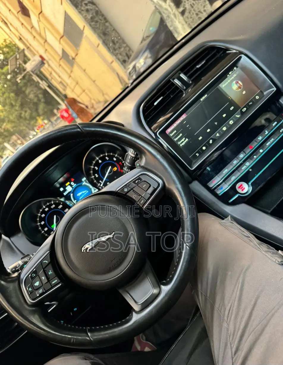 Jaguar F-Pace 2019 Noir