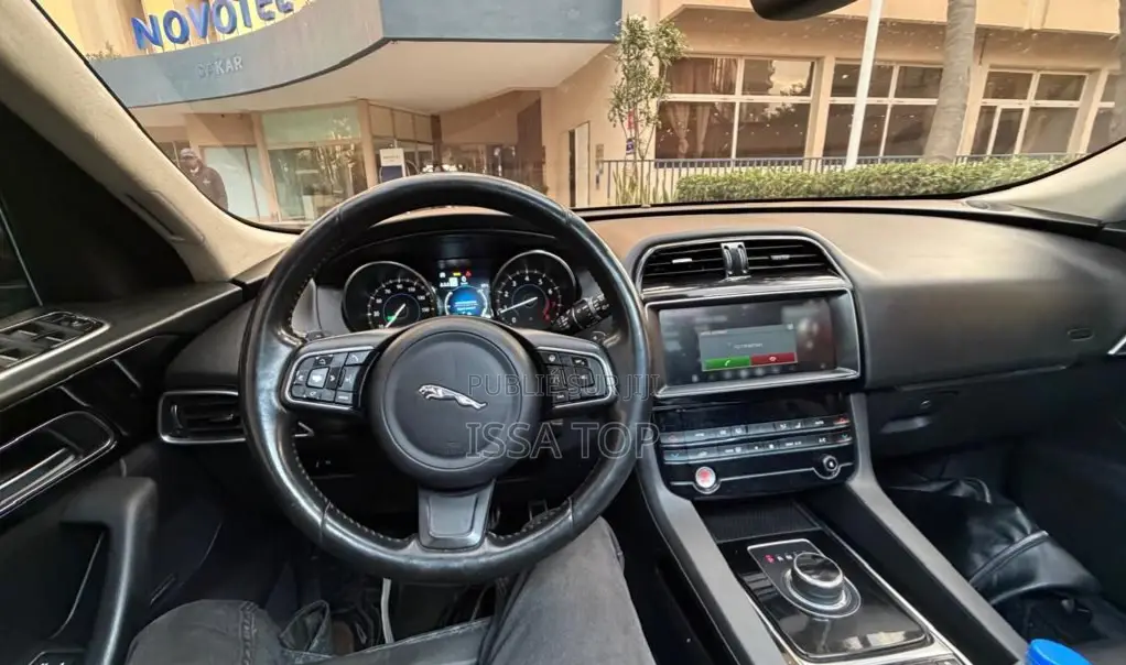 Jaguar F-Pace 2019 Noir
