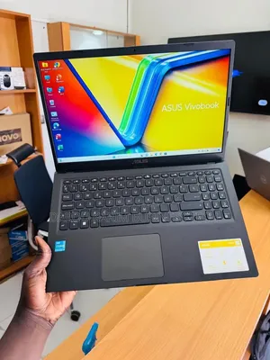 Nouveau Asus VivoBook S15 S530UN 8GB Intel Core i3 SSD 256GB