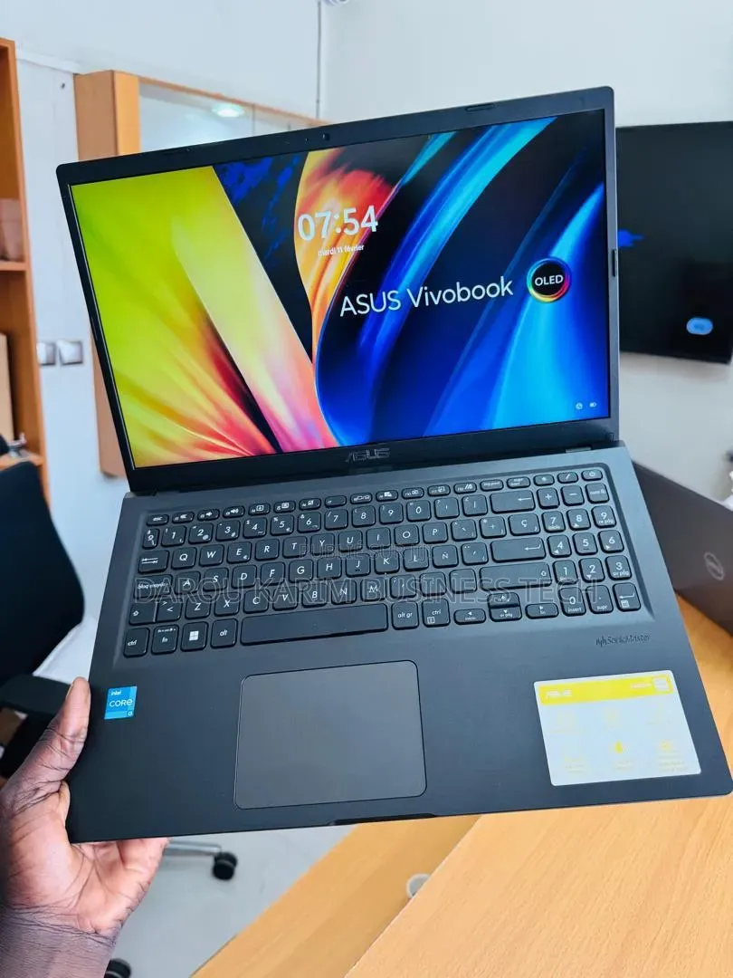 Nouveau Asus VivoBook S15 S530UN 8GB Intel Core i3 SSD 256GB