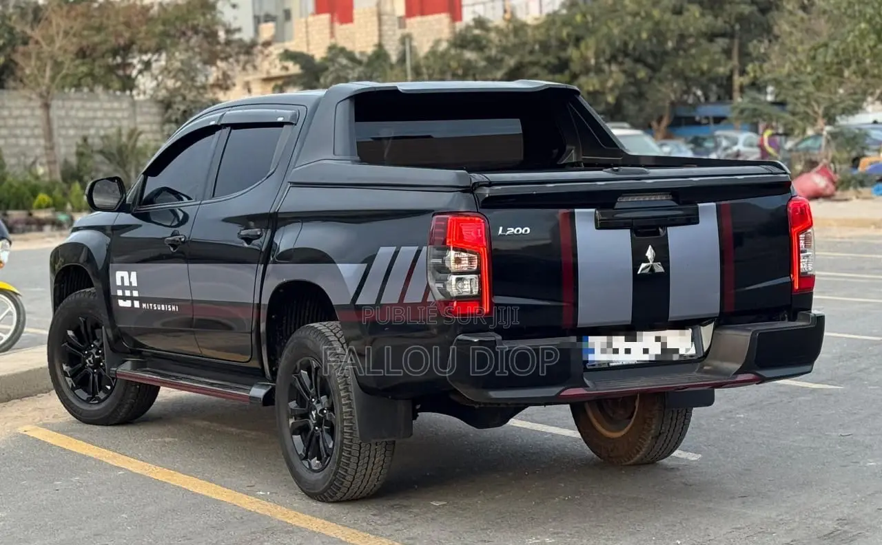Mitsubishi L200 2024 Noir