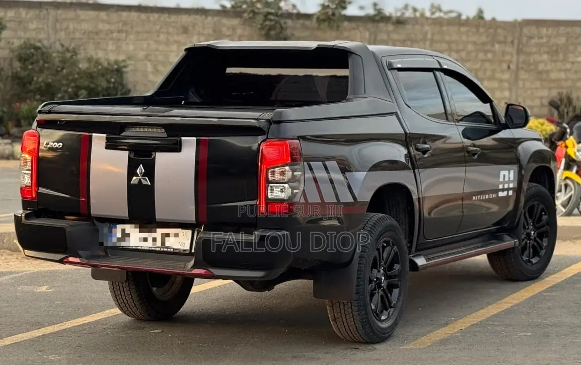 Mitsubishi L200 2024 Noir