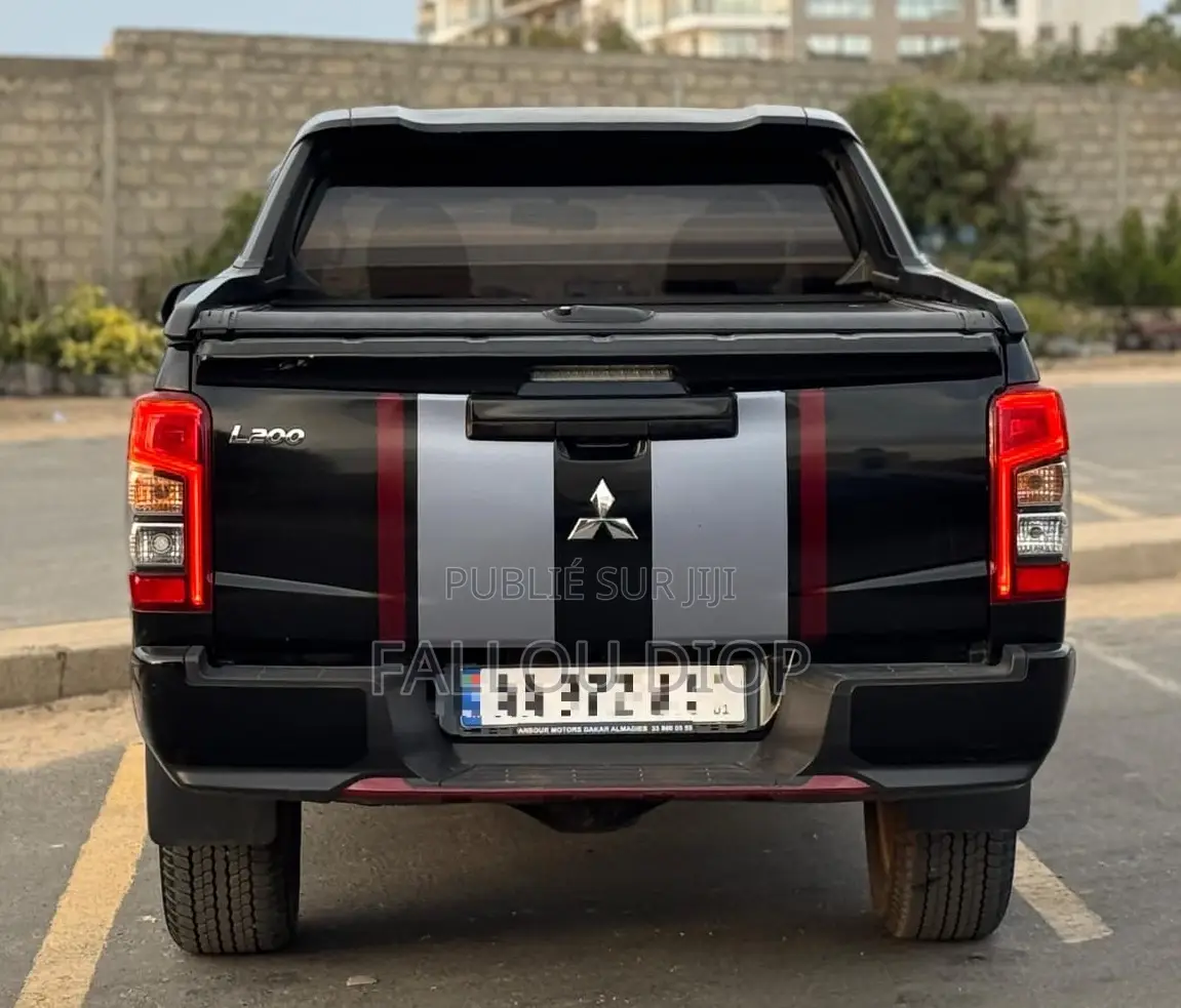 Mitsubishi L200 2024 Noir