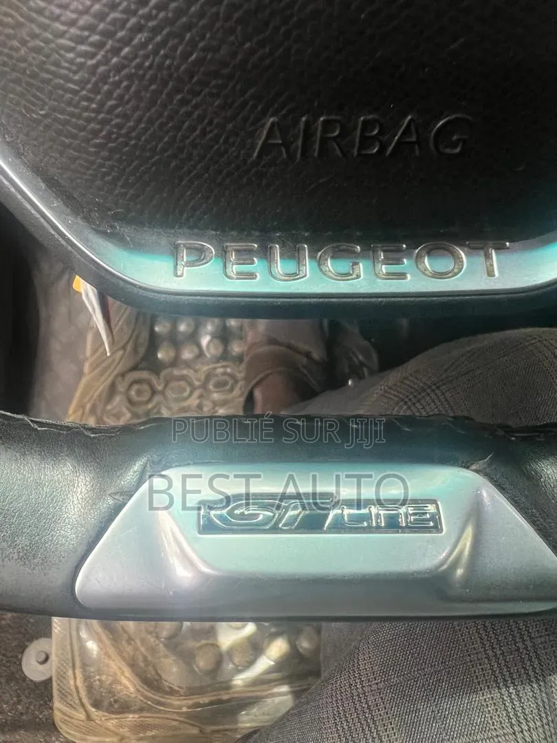 Peugeot 5008 2019 Gris