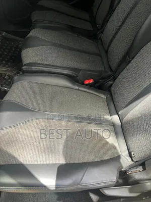 Peugeot 5008 2019 Gris