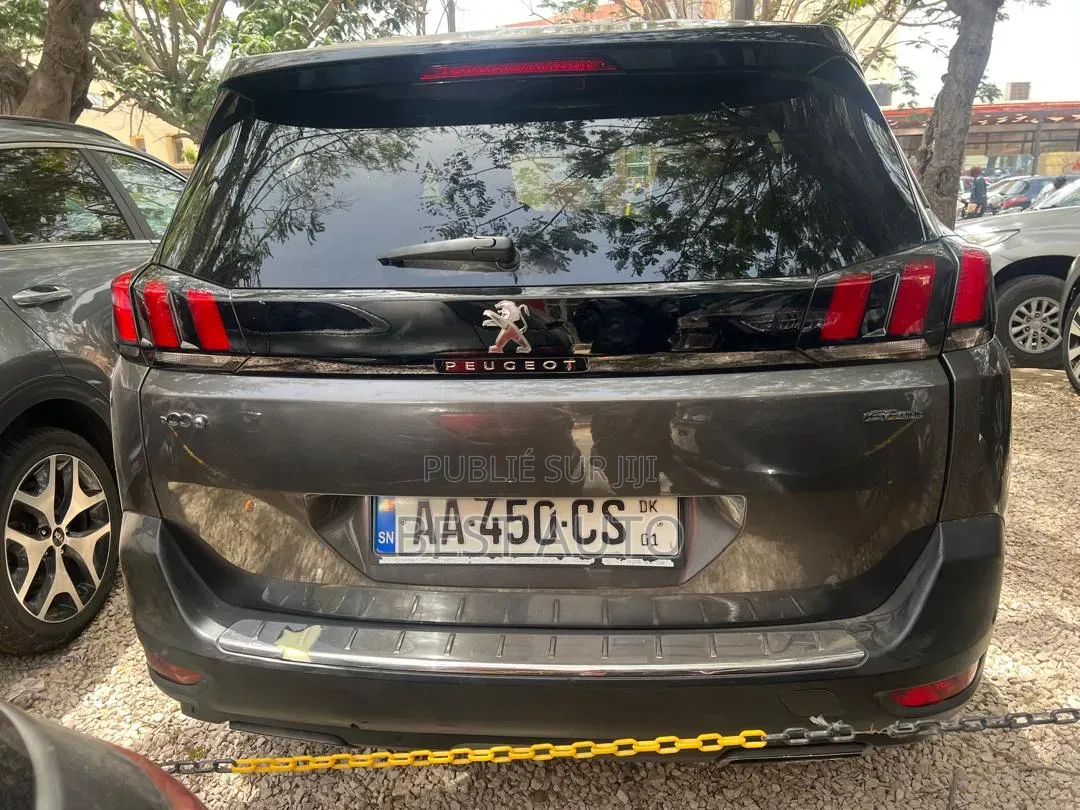 Peugeot 5008 2019 Gris