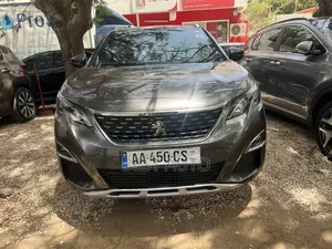Peugeot 5008 2019 Gris