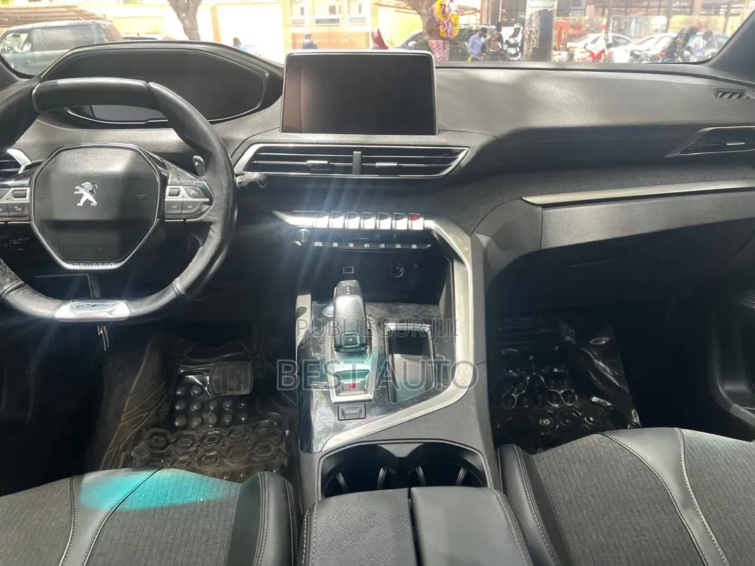 Peugeot 5008 2019 Gris