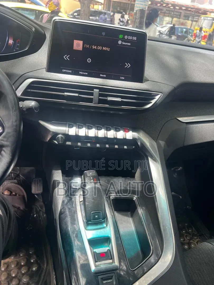 Peugeot 5008 2019 Gris