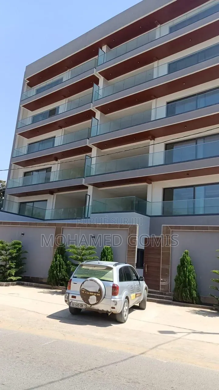 20chbre Appartement-terrasse dans California, Almadies à Vendre