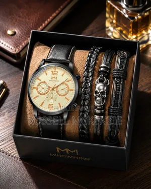 Une Ensemble De Montre Et Ses Bracelets Disponibles À Des Prix Abordab