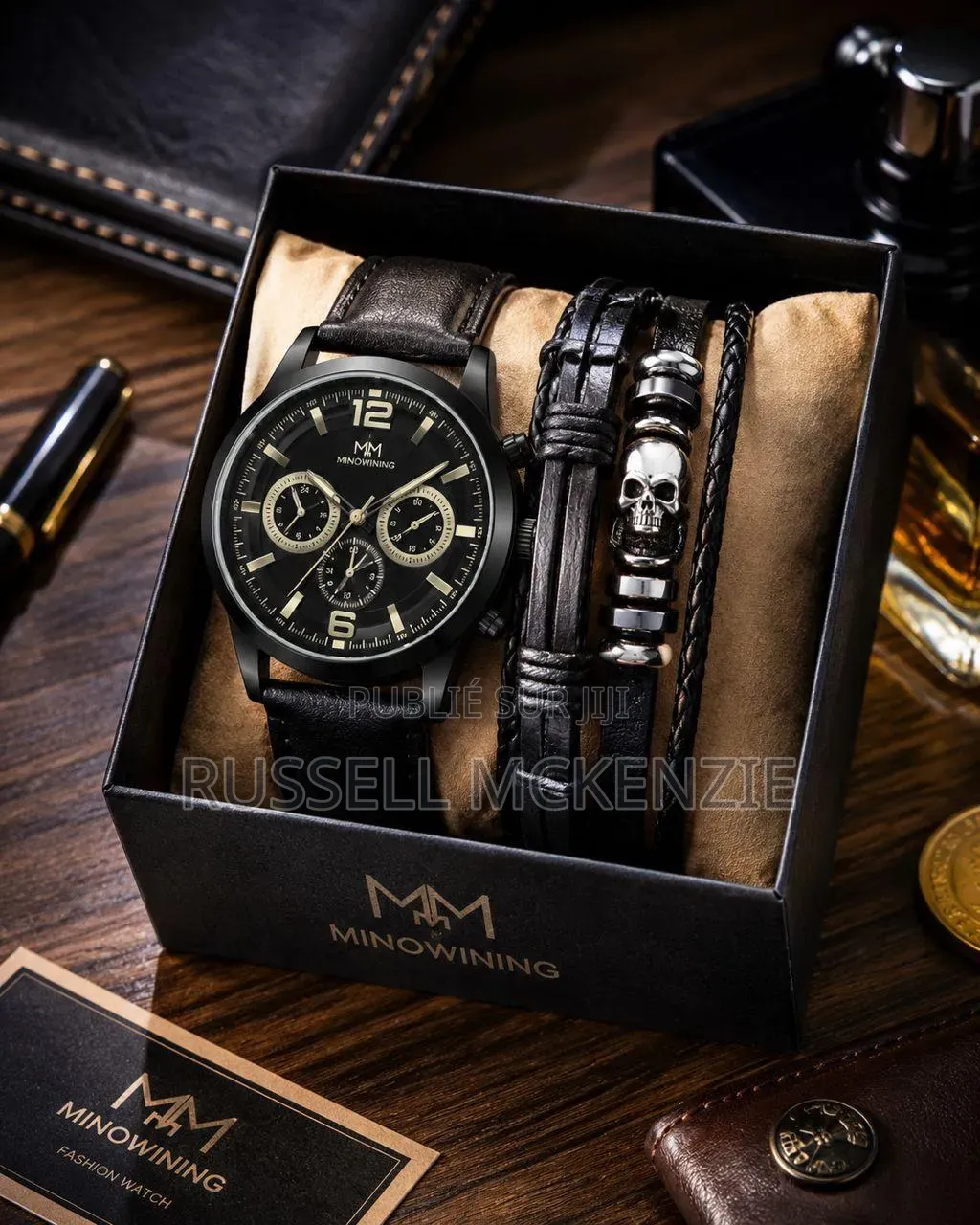 Une Ensemble De Montre Et Ses Bracelets Disponibles À Des Prix Abordab