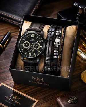 Une Ensemble De Montre Et Ses Bracelets Disponibles À Des Prix Abordab