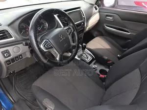 Mitsubishi L200 2020 Bleu
