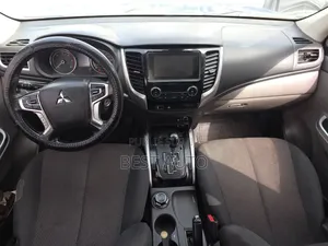 Mitsubishi L200 2020 Bleu