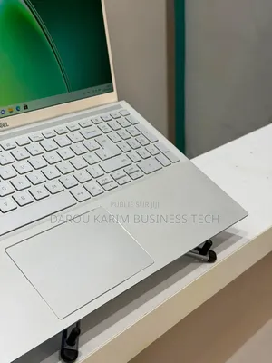 Nouveau Dell Inspiron 15 16GB Intel Core i7 SSD 512GB