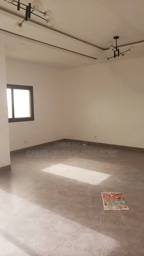 2chbre Appartement dans Yoff à Louer