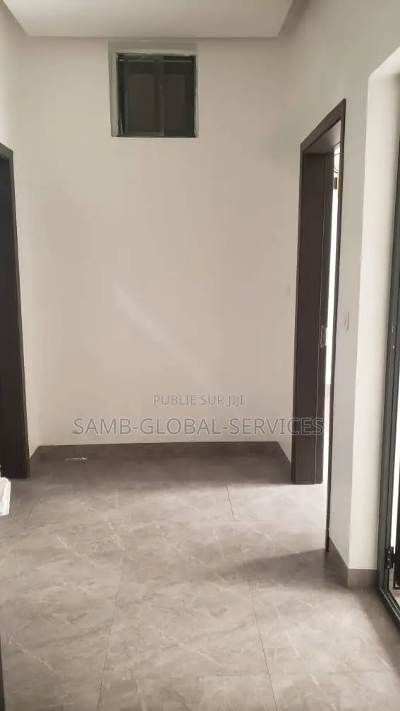 2chbre Appartement dans Yoff à Louer