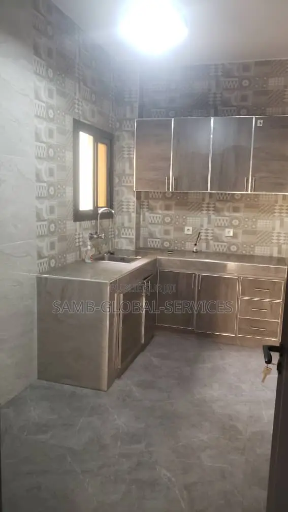 2chbre Appartement dans Yoff à Louer