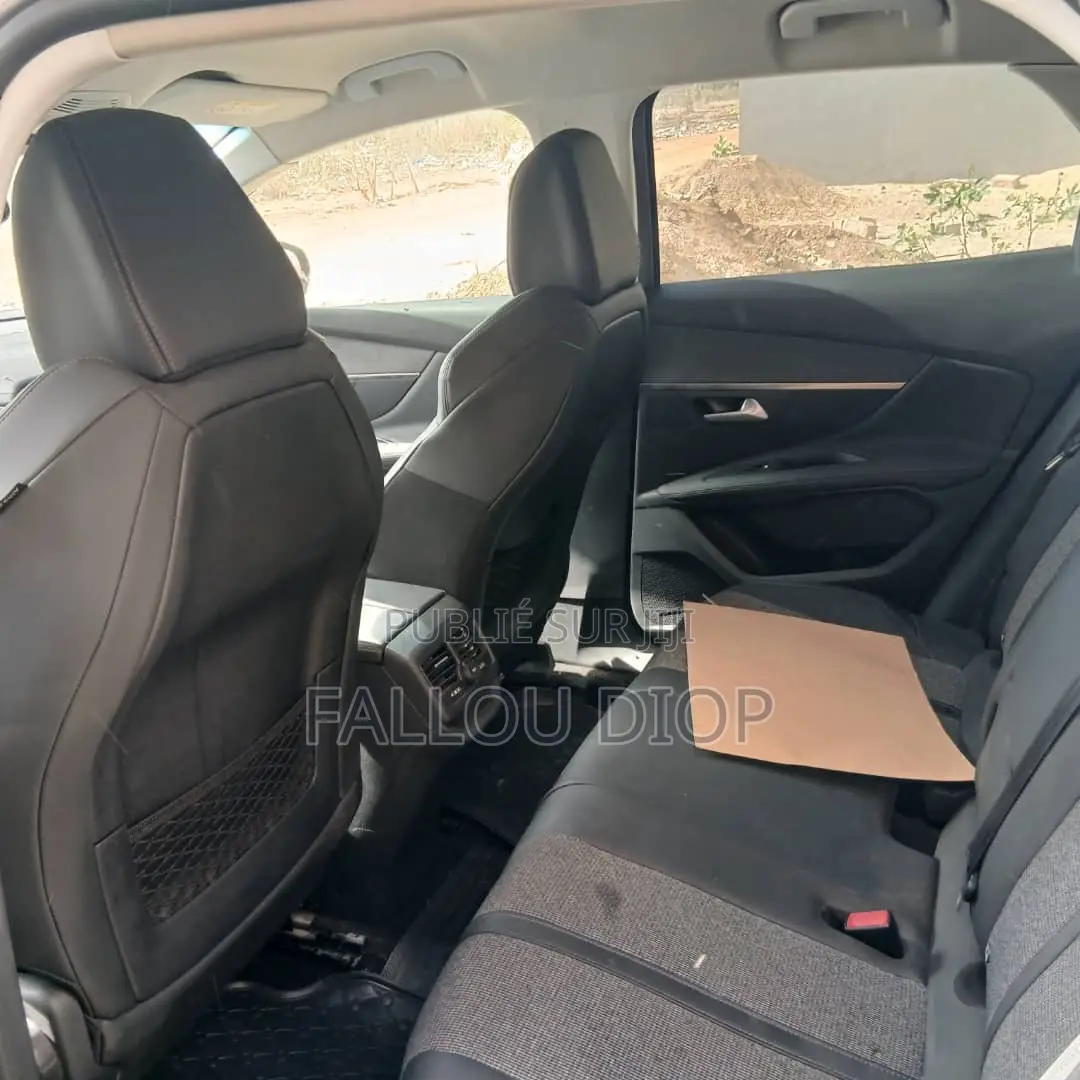 Peugeot 3008 2018 Gris