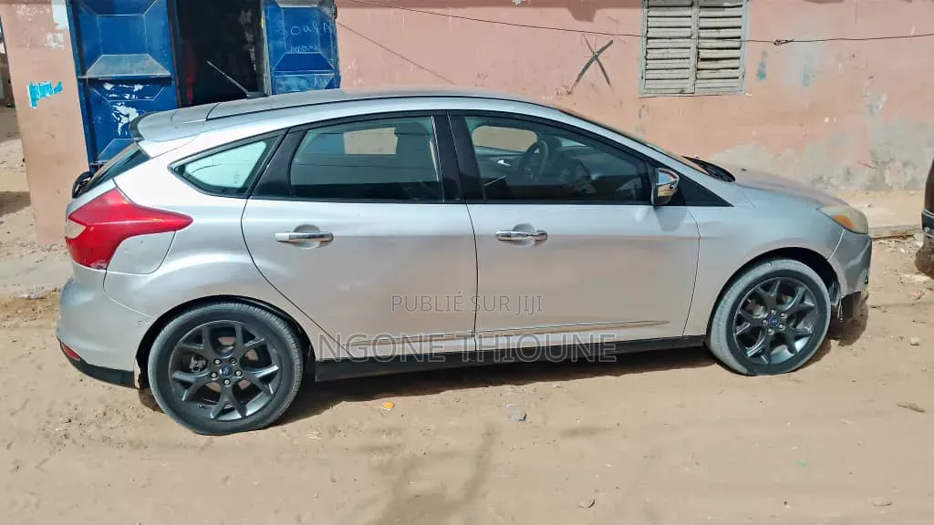 Ford Focus Titanium 4dr Sedan (2.0L 4cyl 6AM) 2014 Gris
