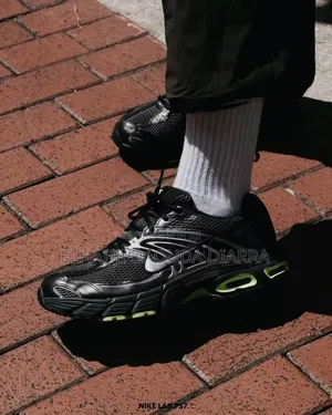 Nike Air Max Moto 