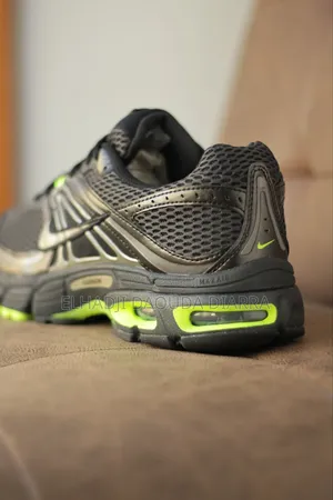 Nike Air Max Moto 
