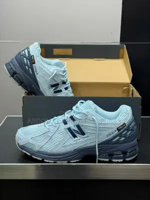 New Balance 1906 Bleu Disponible