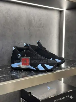 Air Jordan 14 Noir-Bleu Disponible