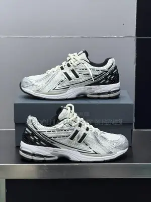 New Balance 1906 Noir-Blanc Disponible